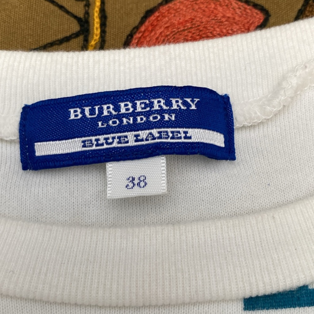 Burberry - Picture 2 of 4